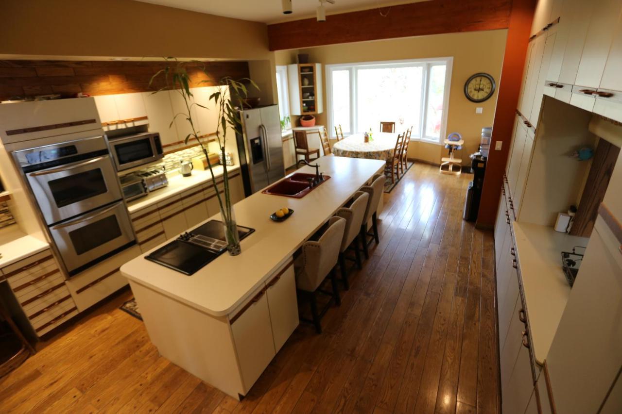 好丘。Hacho House Acomodação com café da manhã Yellowknife Exterior foto